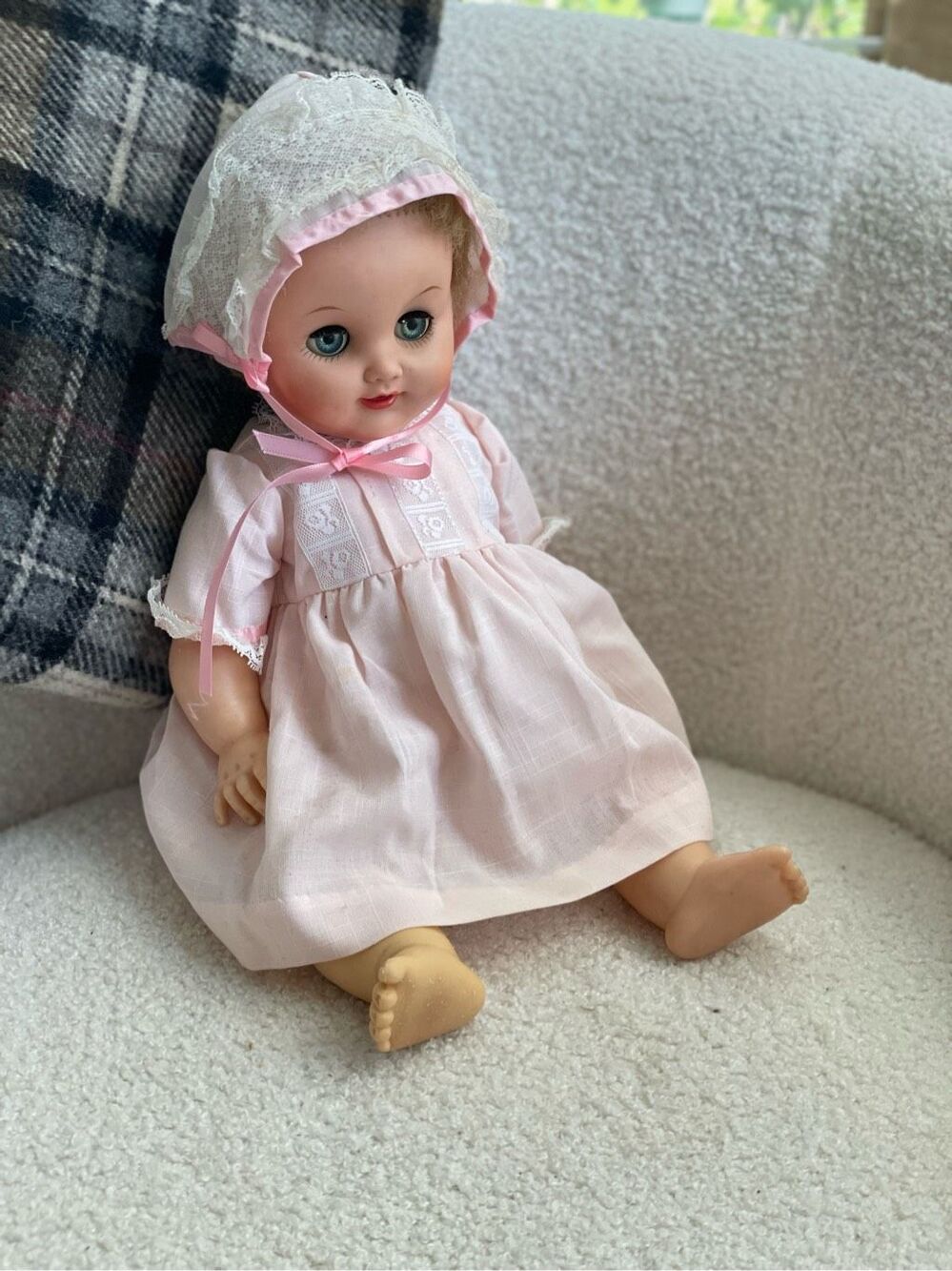 Vintage 60s Uneeda Baby Doll Open Close Eye Girl 16”